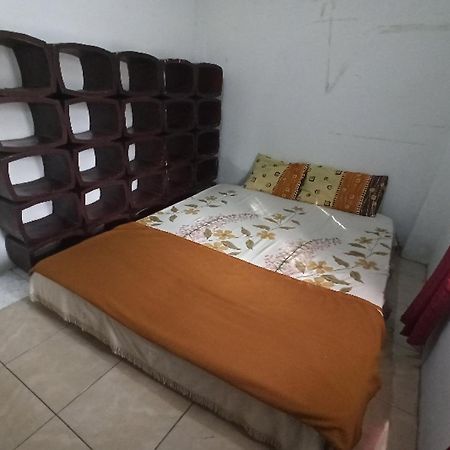 Oyo Life 91339 Pondok Kost Aulia Syariah Гарут Экстерьер фото